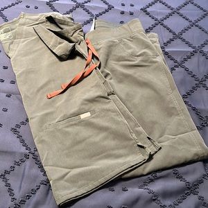 On hold until 9/8 FIGS!!!! ** Bonsai ** Medium Casma top - Small Kade bottoms